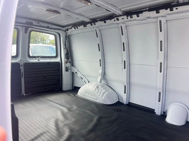New 2025 Chevrolet Express 2500 RWD image 10