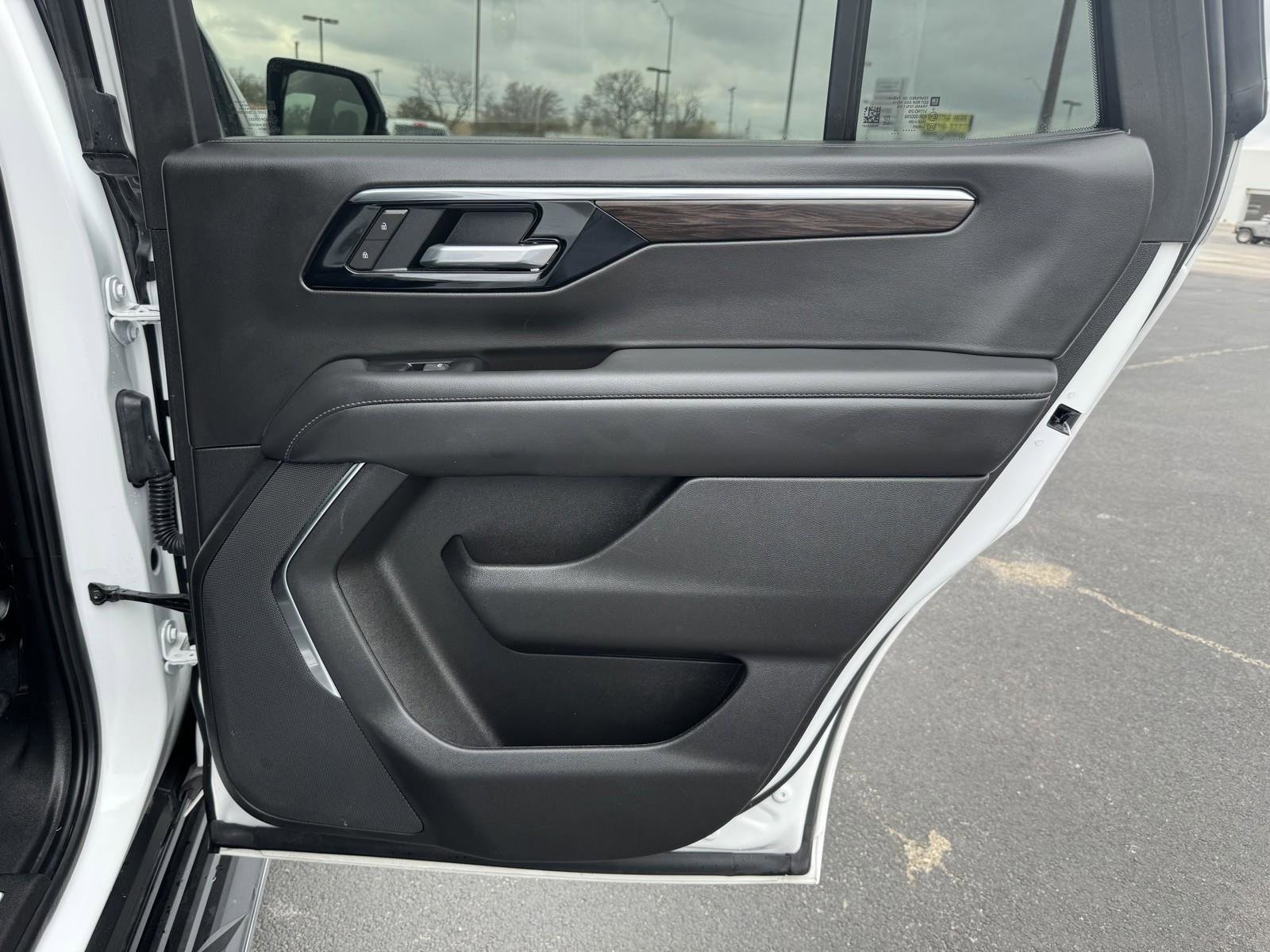 Used 2025 Chevrolet Tahoe LT image 34