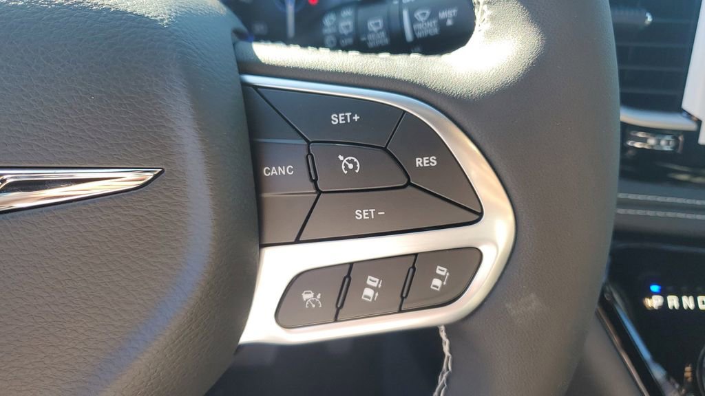 New 2026 Chrysler Pacifica Select image 30