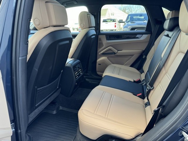 Used 2024 Porsche Cayenne image 21