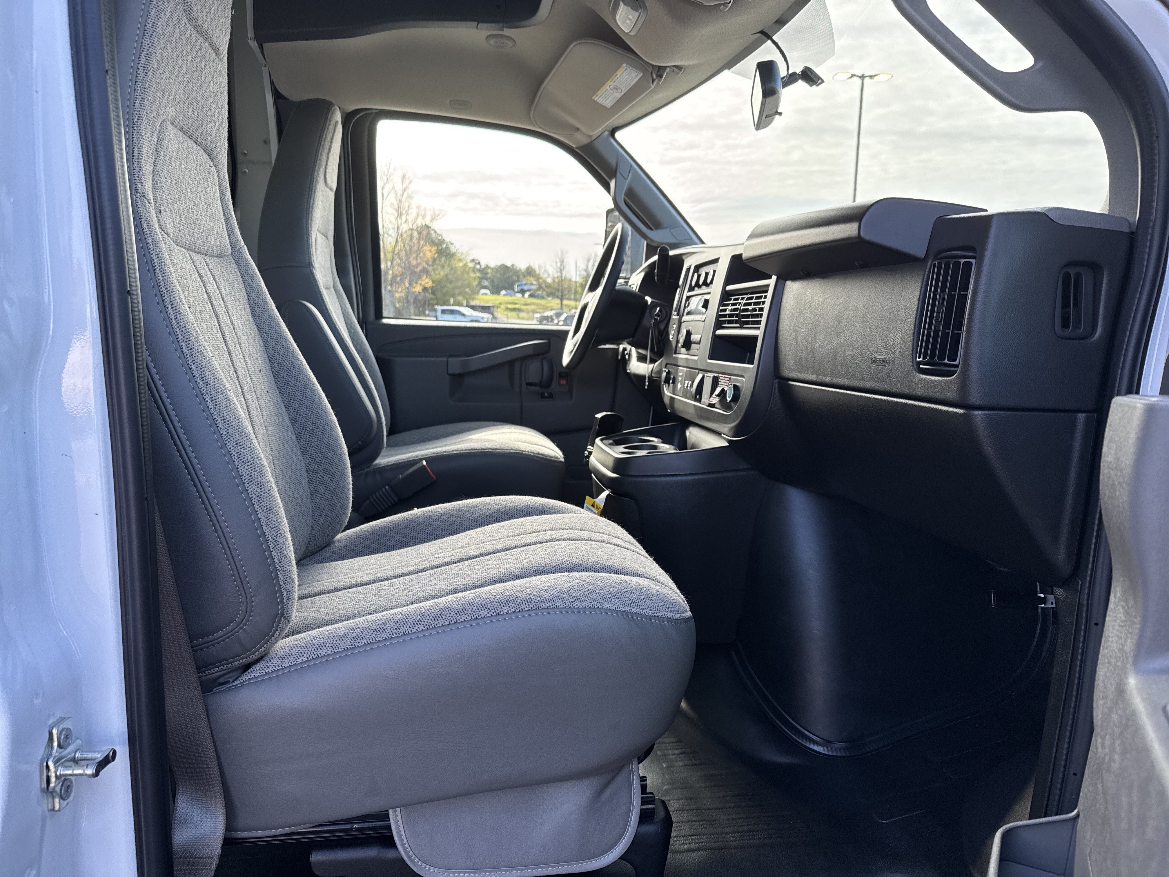 New 2026 GMC Savana 3500 w/ Power Convenience Package RWD image 29