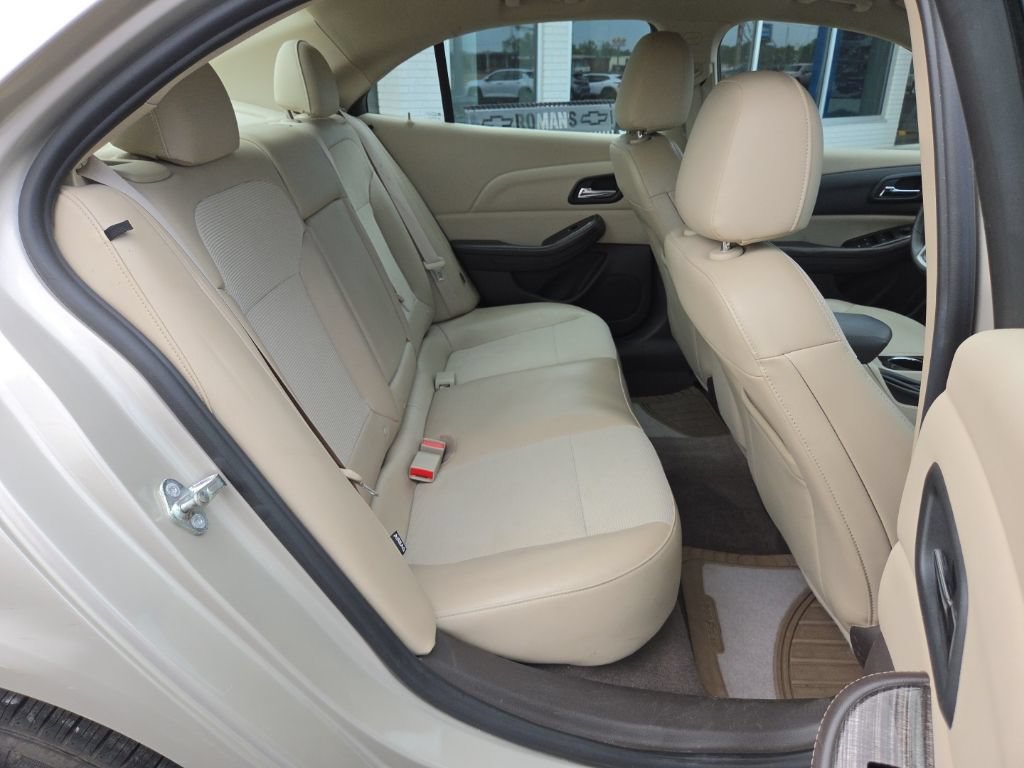 Used 2015 Chevrolet Malibu LT w/ Power Convenience Package FWD image 7
