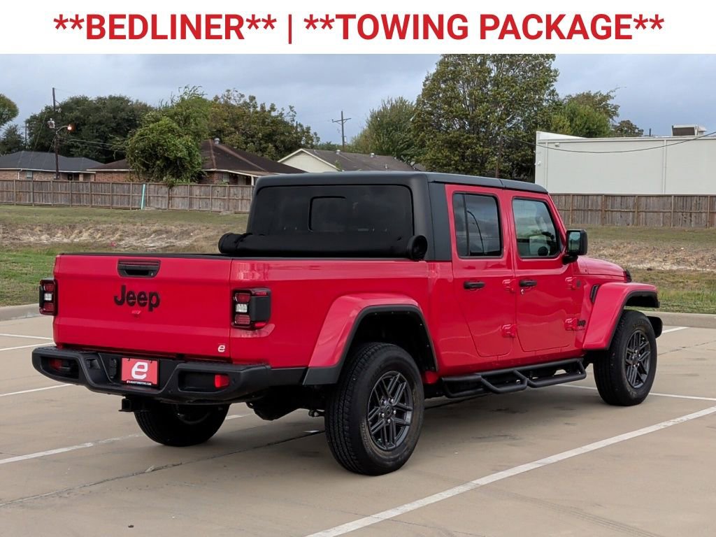 Used 2024 Jeep Gladiator Sport image 9