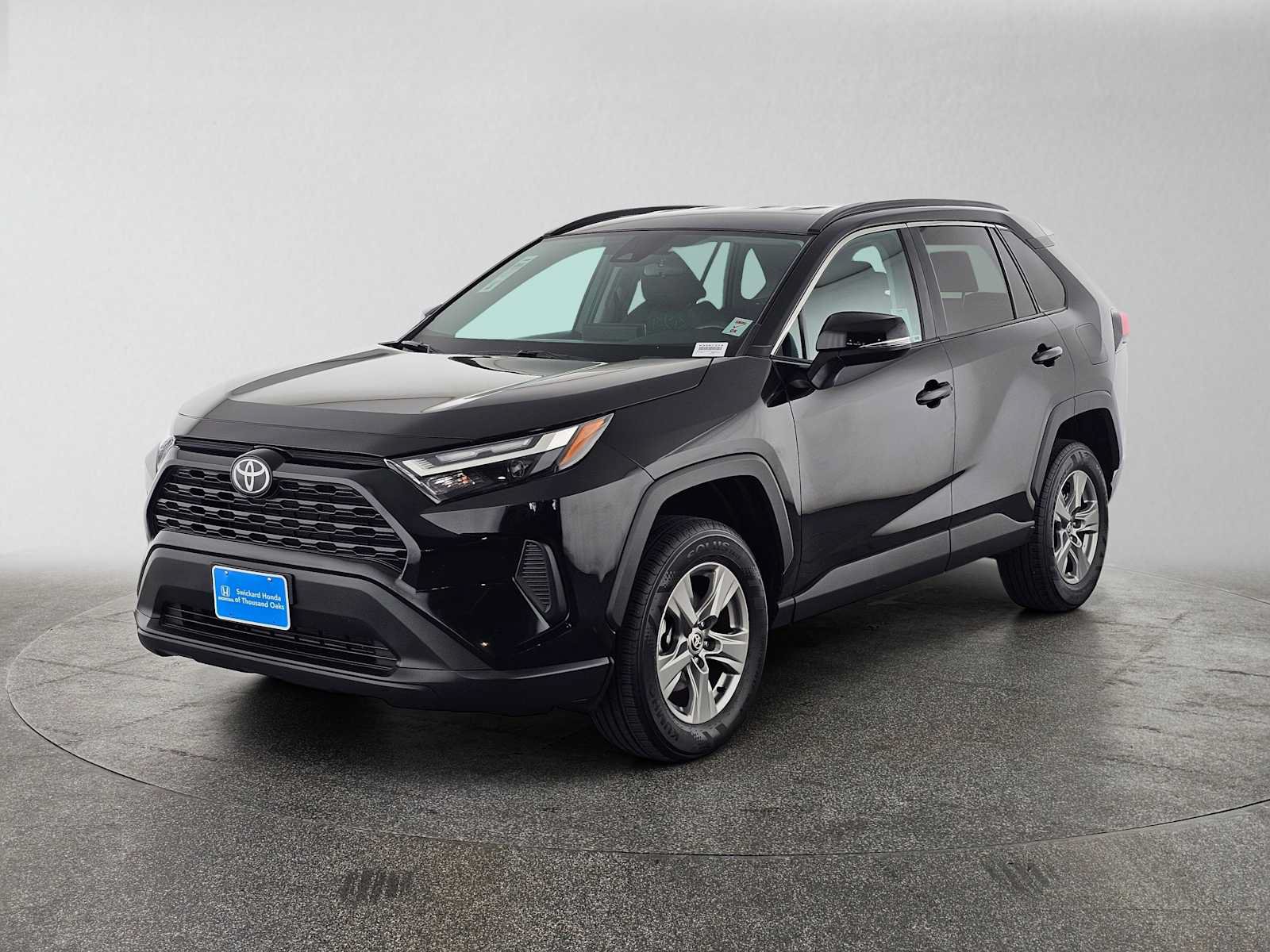 Used 2024 Toyota RAV4 XLE FWD image 7