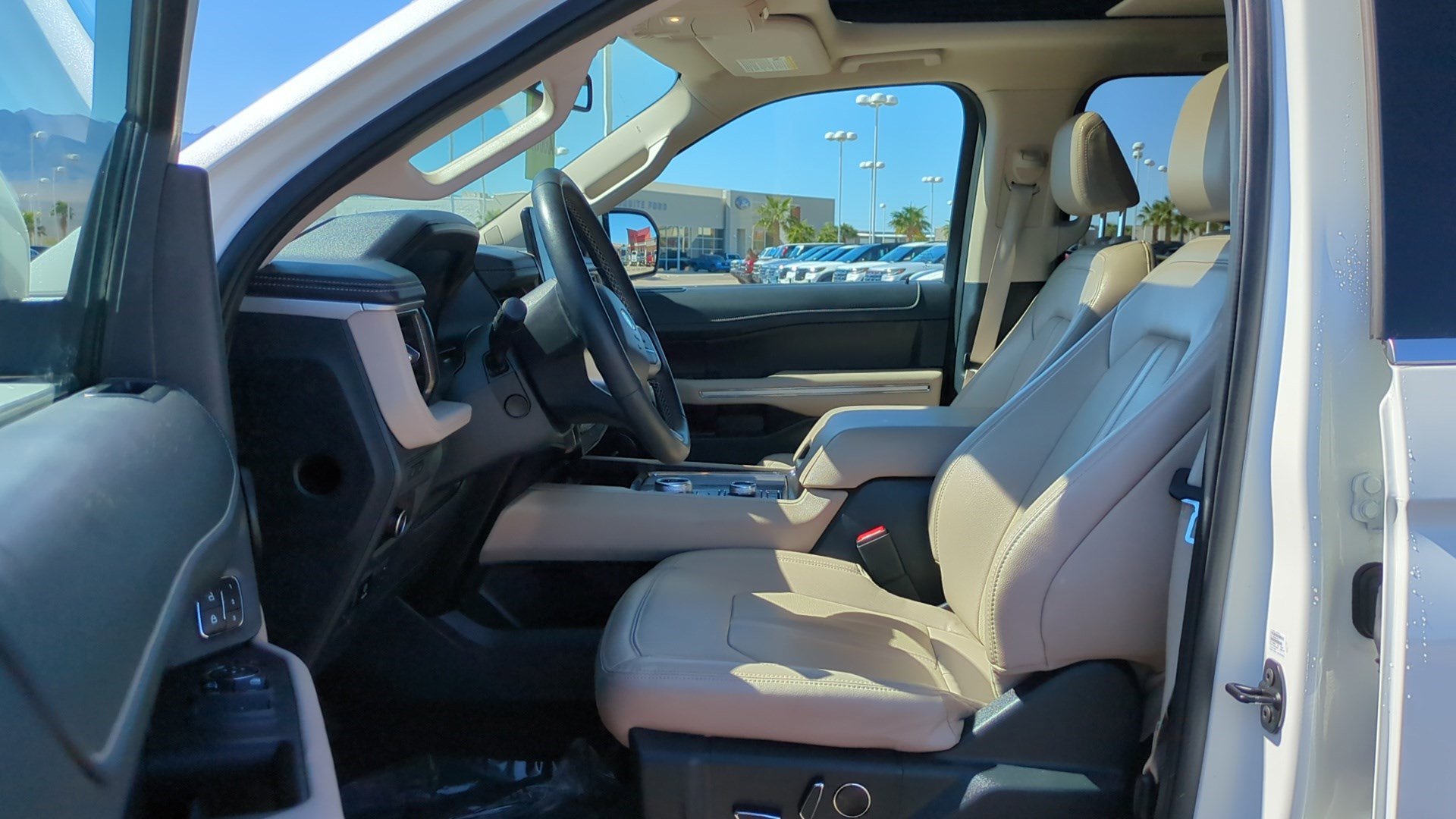 Used 2022 Ford Expedition Max Limited image 15