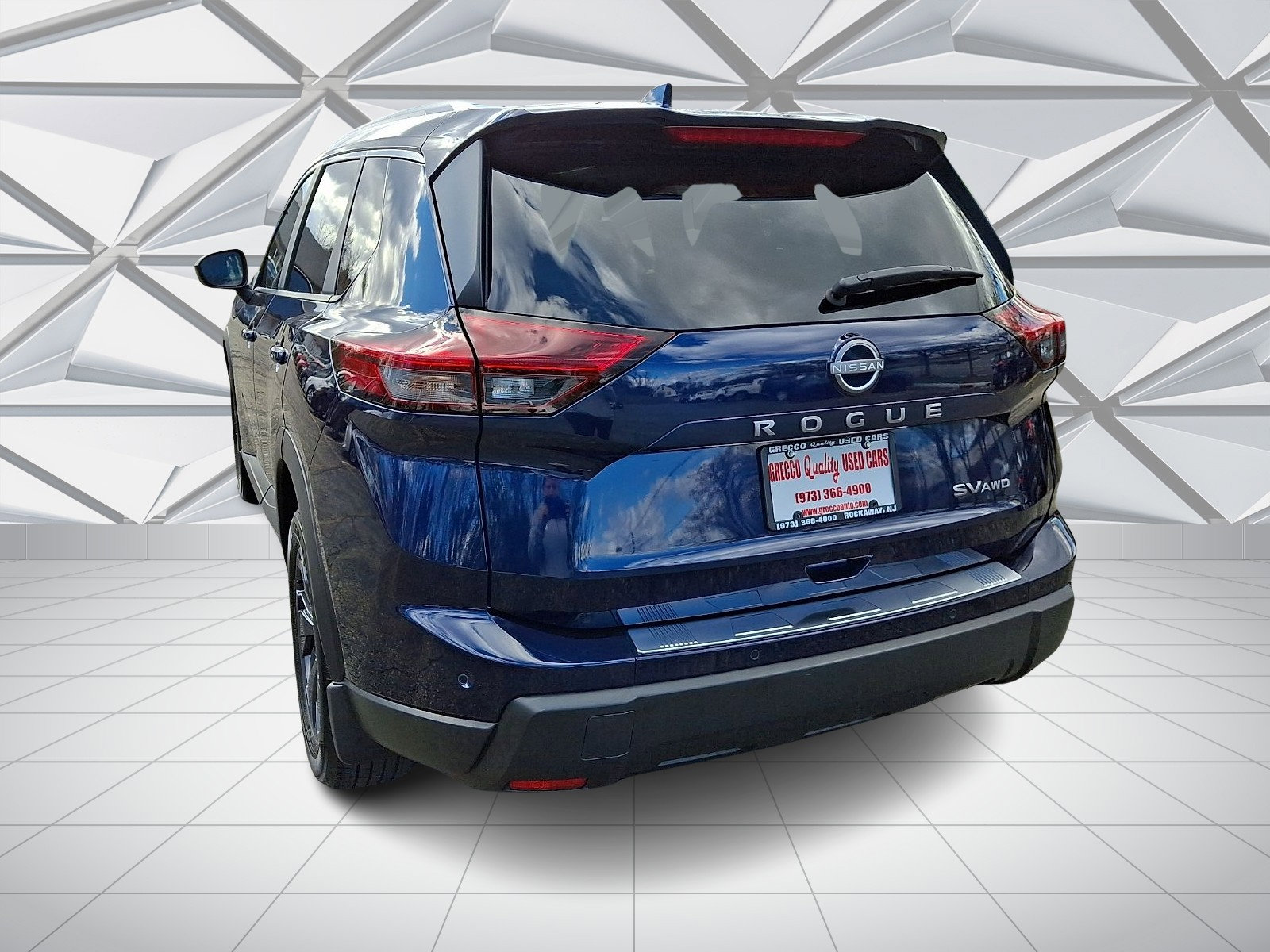 Used 2024 Nissan Rogue SV w/ SV Premium Package image 8