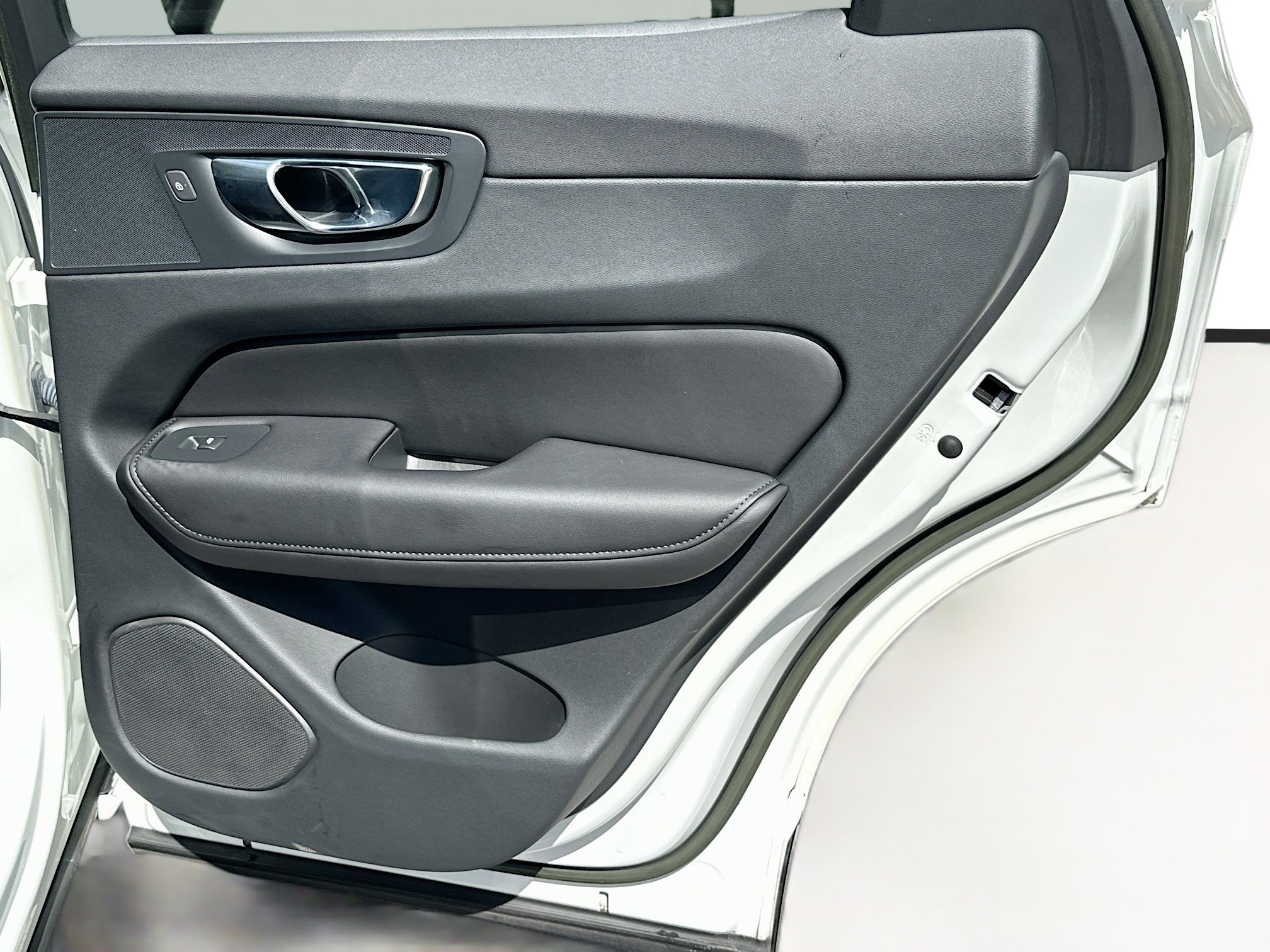 Used 2023 Volvo XC60 B5 Plus w/ Protection Package Premier image 31