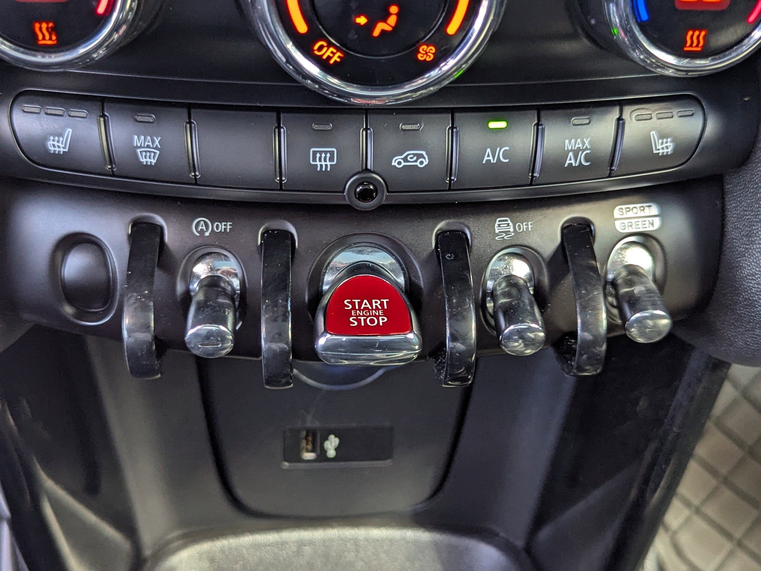 Used 2022 MINI Cooper S w/ Premium Package image 29