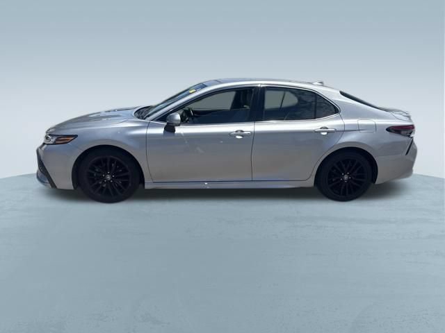 Used 2024 Toyota Camry XSE FWD image 4