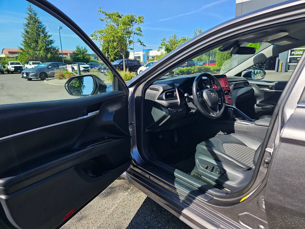 Used 2024 Toyota Camry SE FWD image 16