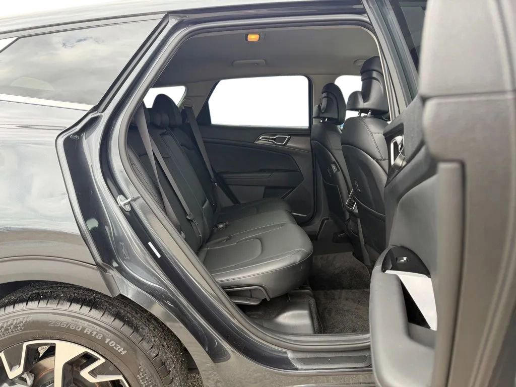 Used 2024 Kia Sportage EX FWD image 31