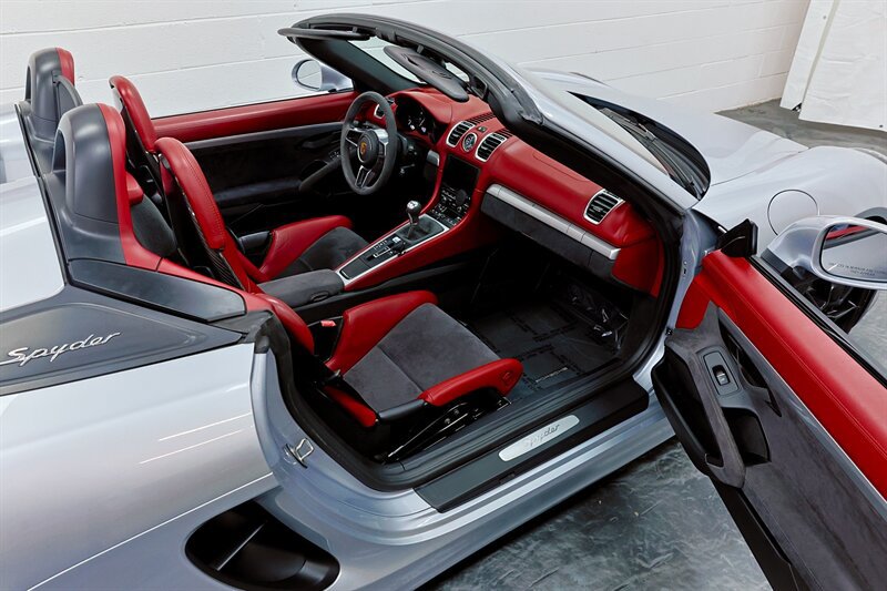 Used 2016 Porsche Boxster Spyder RWD image 97
