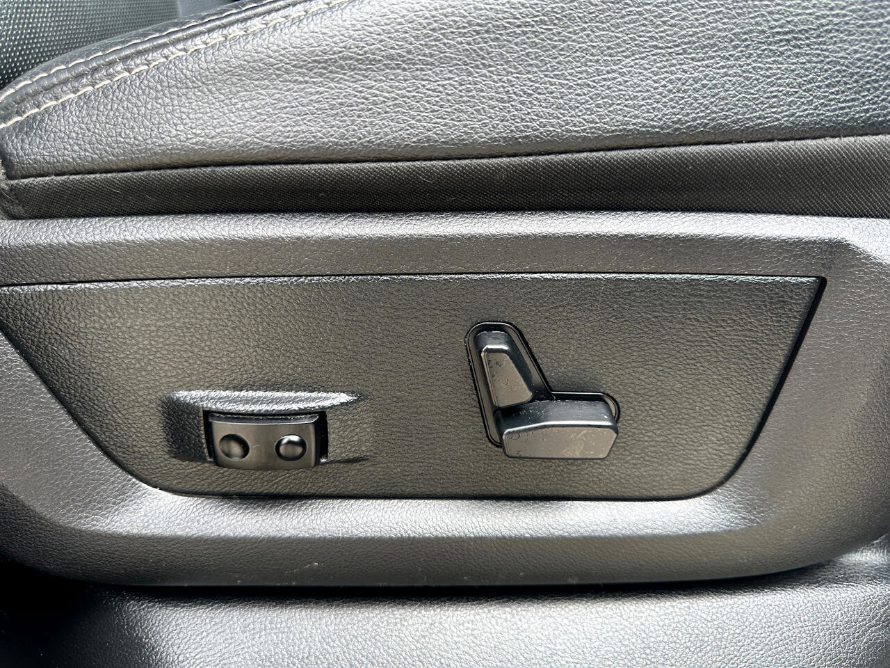 Used 2017 RAM 2500 Laramie w/ Sport Appearance Group image 45