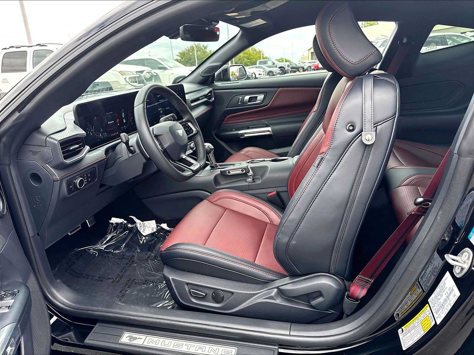 Used 2025 Ford Mustang GT Premium w/ GT Performance Package RWD image 25