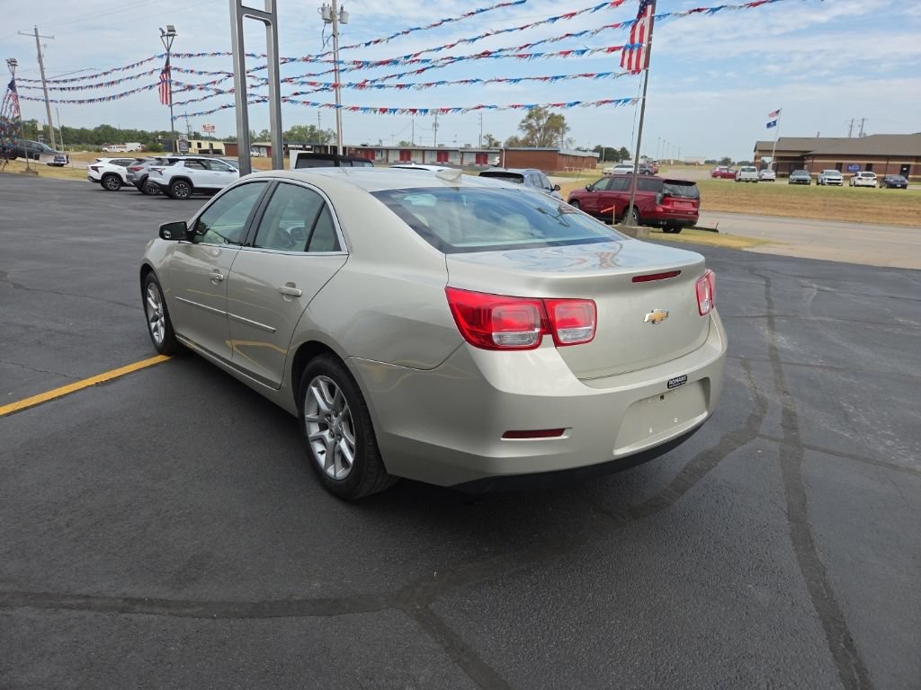 Used 2015 Chevrolet Malibu LT w/ Power Convenience Package FWD image 4