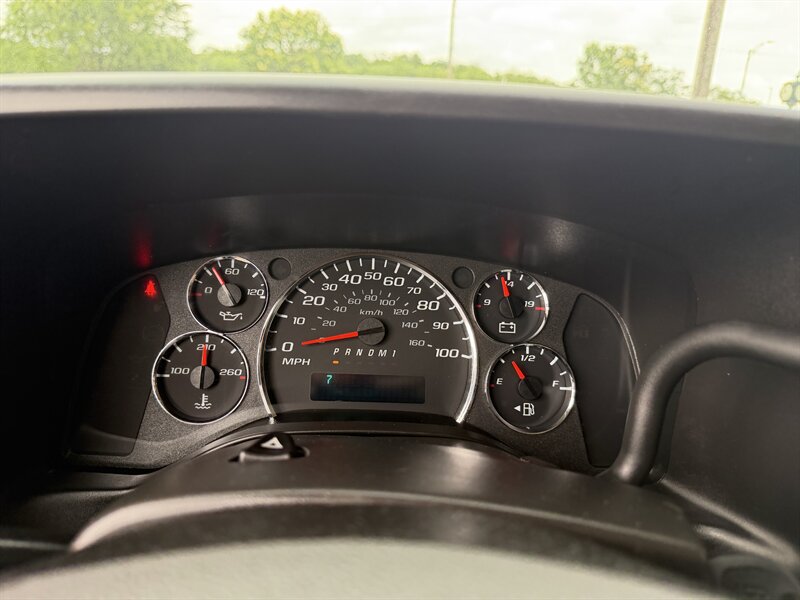 Used 2021 Chevrolet Express 3500 w/ Driver Convenience Package RWD image 12
