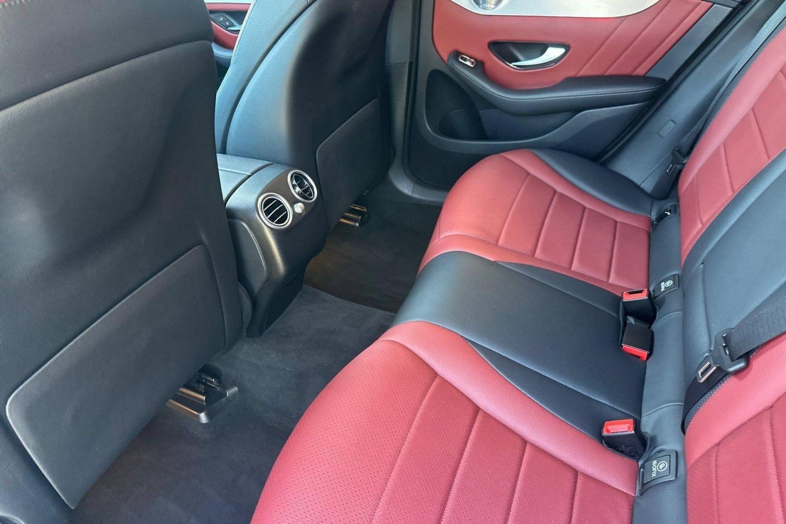 Used 2020 Mercedes-Benz GLC 300 4MATIC Coupe image 26