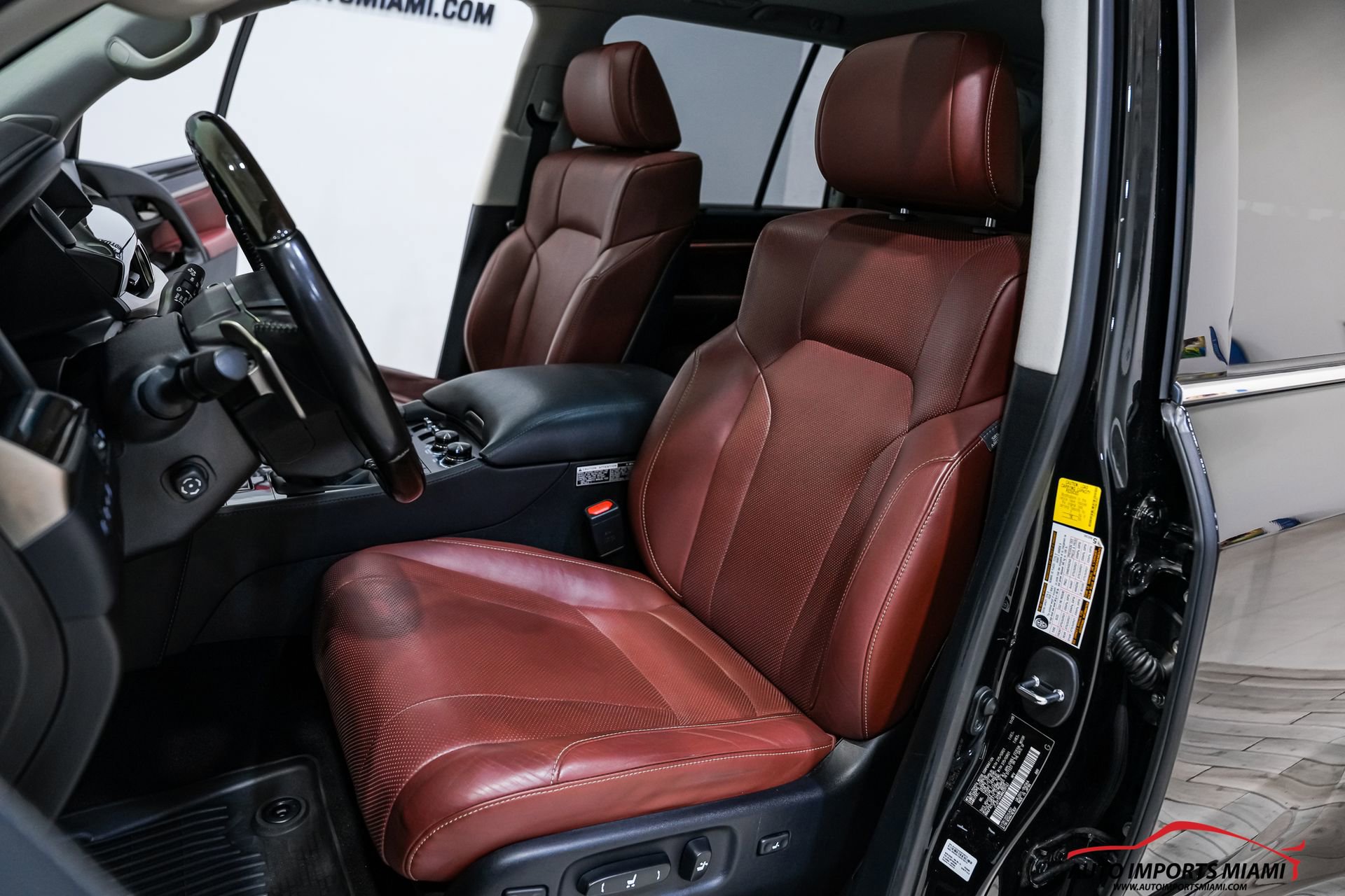 Used 2021 Lexus LX 570 4WD w/ Luxury Package image 37