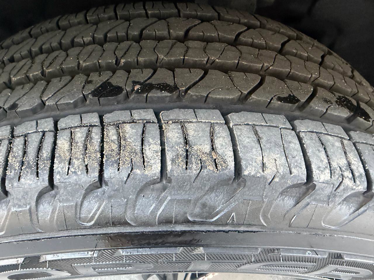 Used 2023 Jeep Grand Cherokee Altitude AWD/4WD image 12