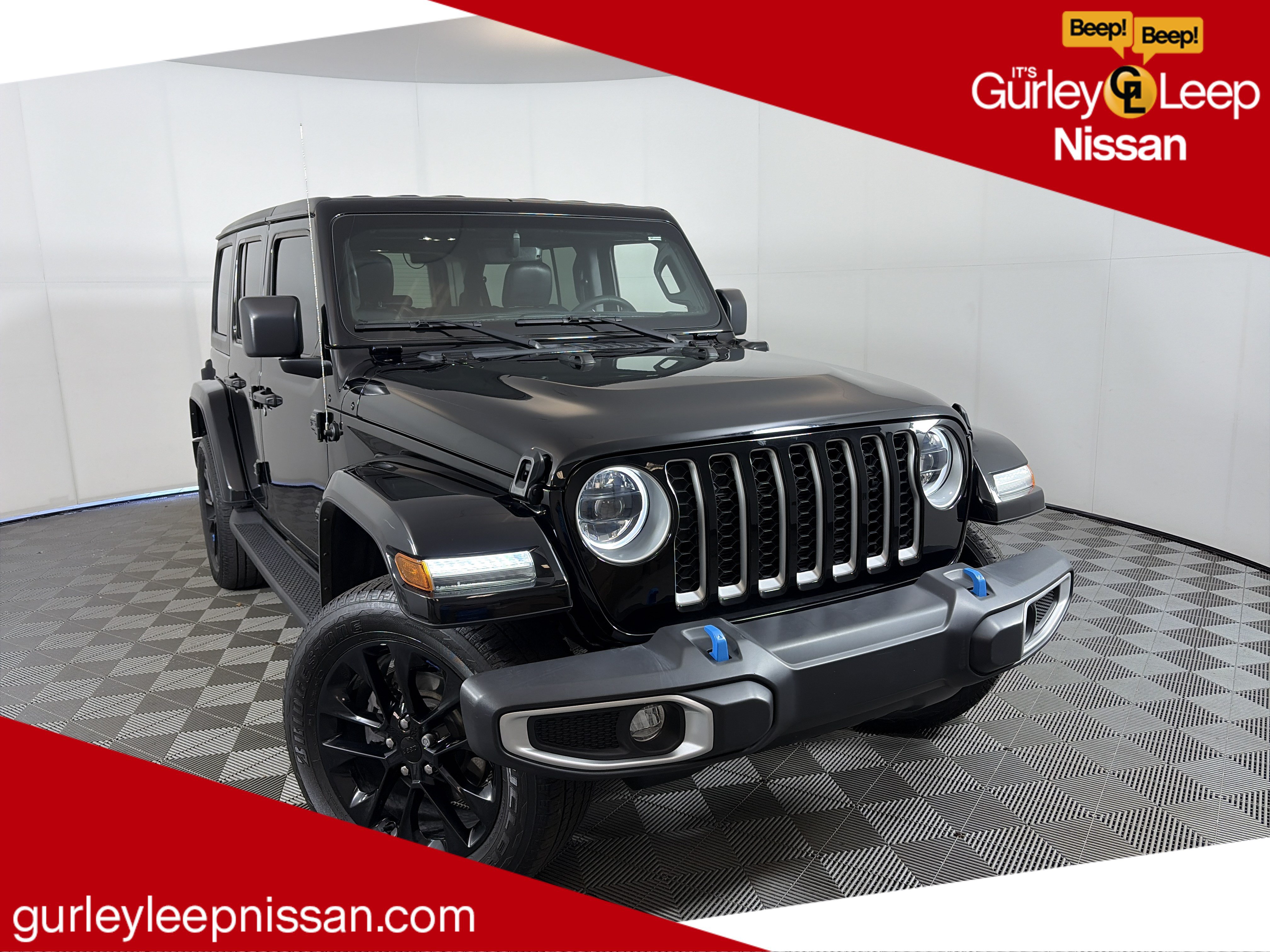 Used 2023 Jeep Wrangler Unlimited Sahara AWD/4WD image 1