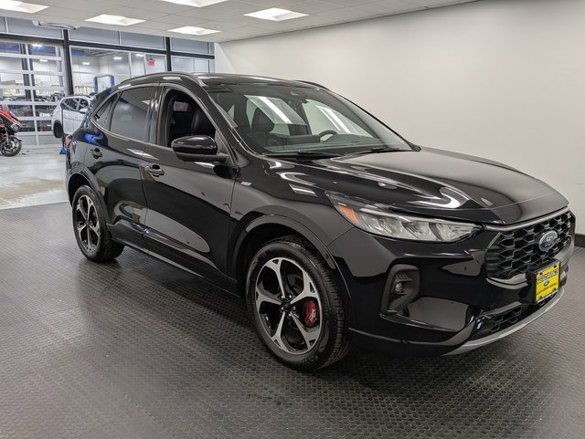 Used 2023 Ford Escape ST-Line Select w/ Tech Pack #2 image 3