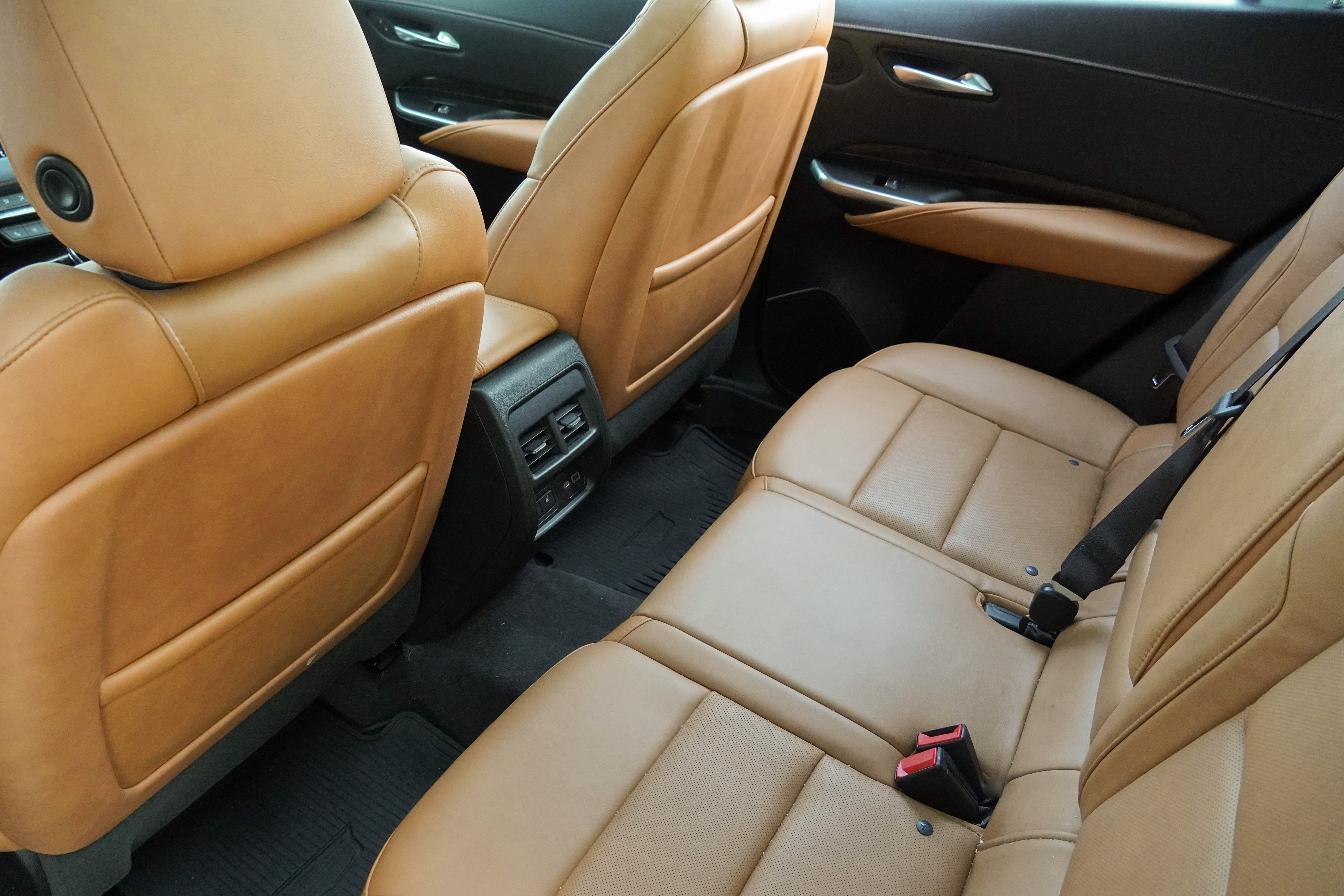 Used 2020 Cadillac XT4 Premium Luxury FWD image 33