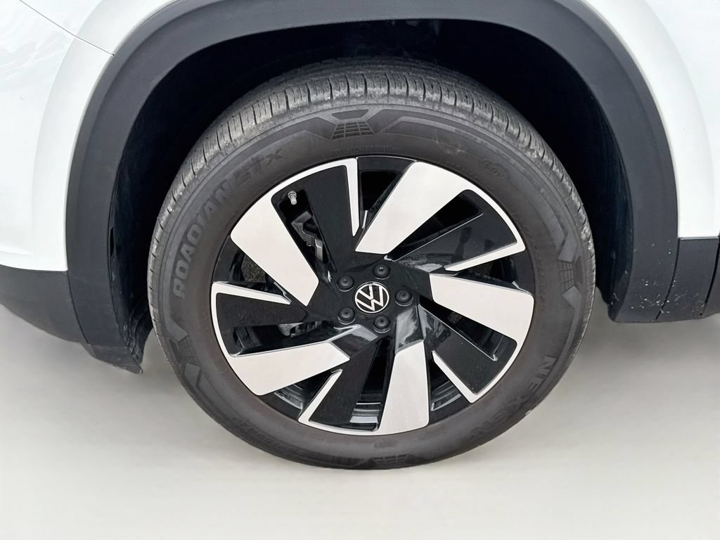 Used 2026 Volkswagen Atlas Cross Sport SE w/ Panoramic Sunroof Package AWD/4WD image 32