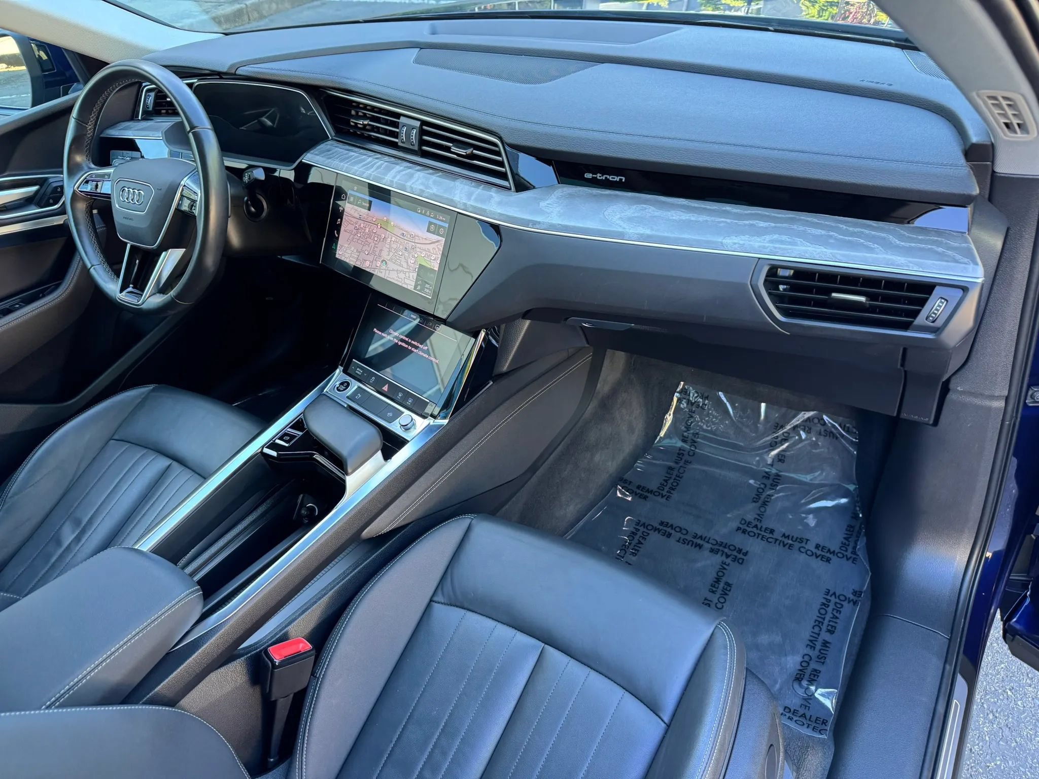 Used 2022 Audi e-tron Premium w/ Convenience Plus Package AWD/4WD image 25