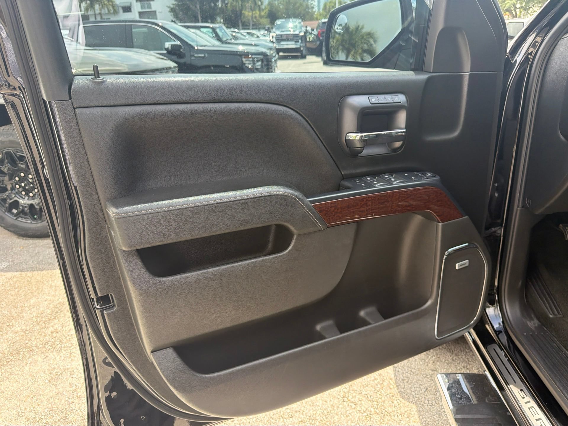 Used 2018 GMC Sierra 1500 SLT w/ Enhanced Driver Alert Package RWD image 24