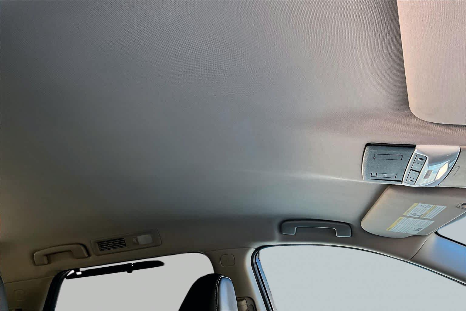 Used 2023 Nissan Pathfinder SL w/ Lighting Package (N92) FWD image 13