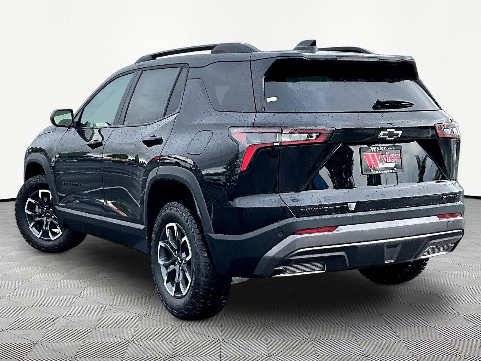 New 2026 Chevrolet Equinox ACTIV AWD/4WD image 3