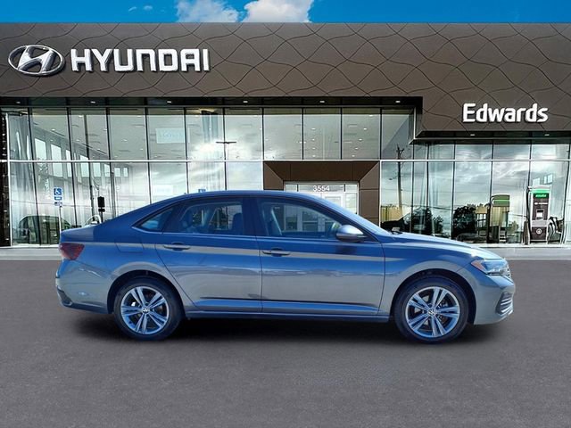 Used 2024 Volkswagen Jetta SE image 7