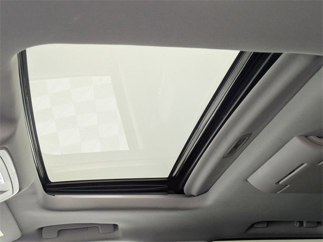 Used 2019 Chevrolet Suburban Premier w/ Premier Plus Edition image 18