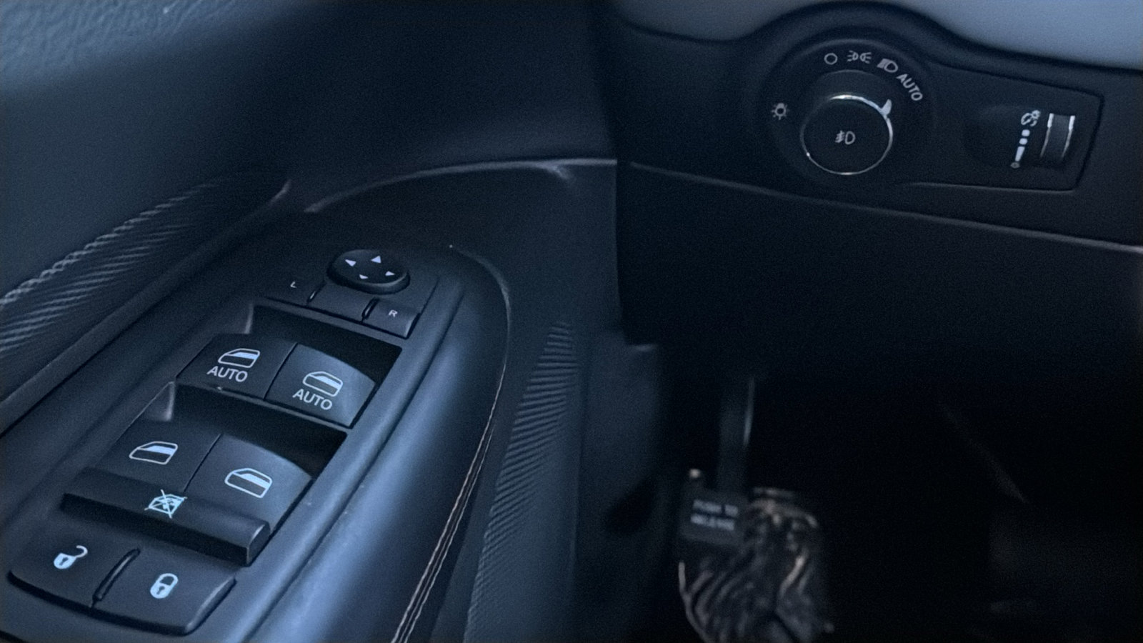 Used 2022 Dodge Durango R/T w/ Blacktop Package image 33