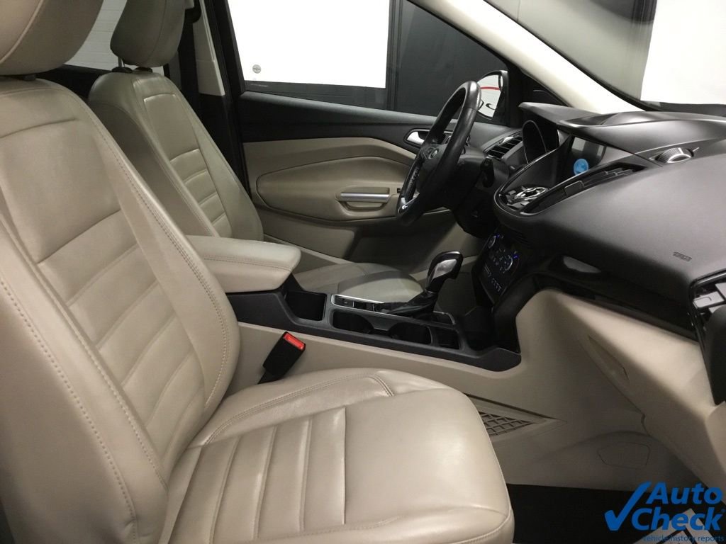 Used 2019 Ford Escape Titanium image 37