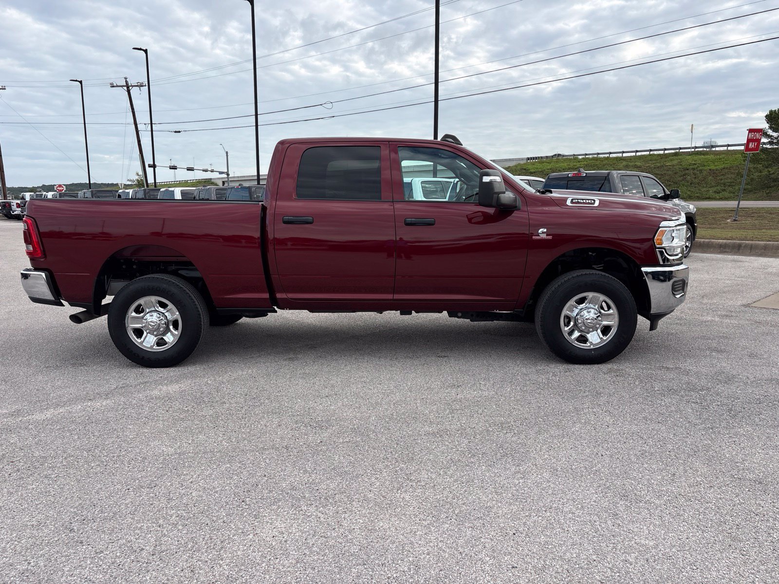 Used 2024 RAM 2500 Tradesman w/ Chrome Appearance Group AWD/4WD image 7
