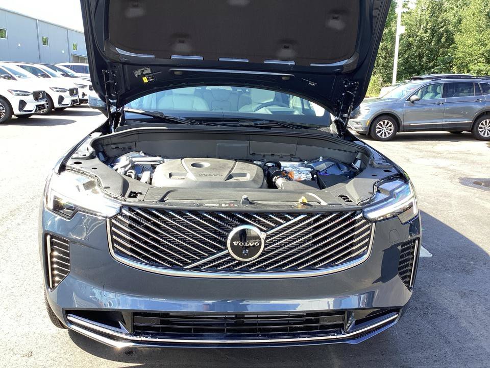 New 2026 Volvo XC90 T8 Ultra w/ Protection Package Premier AWD/4WD image 16
