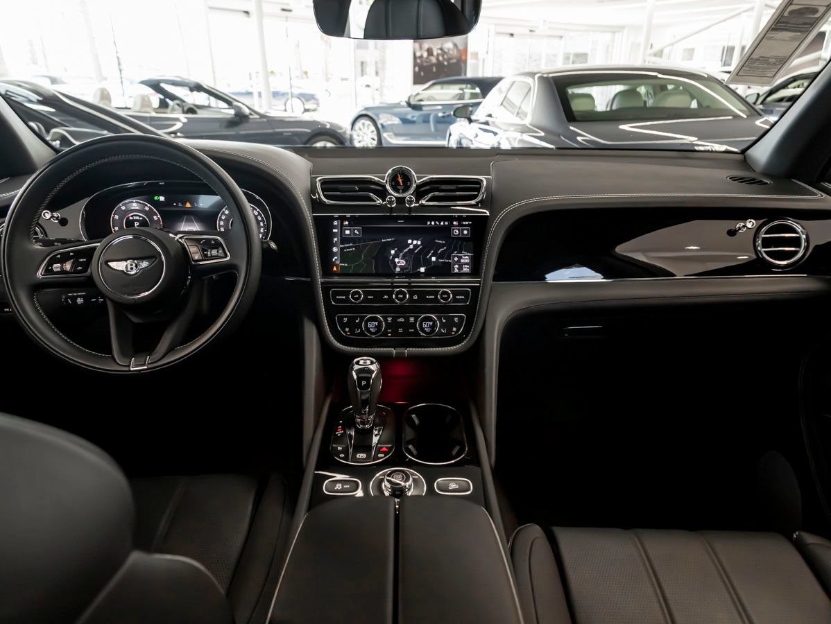 Used 2024 Bentley Bentayga Extended Wheelbase AWD/4WD image 4