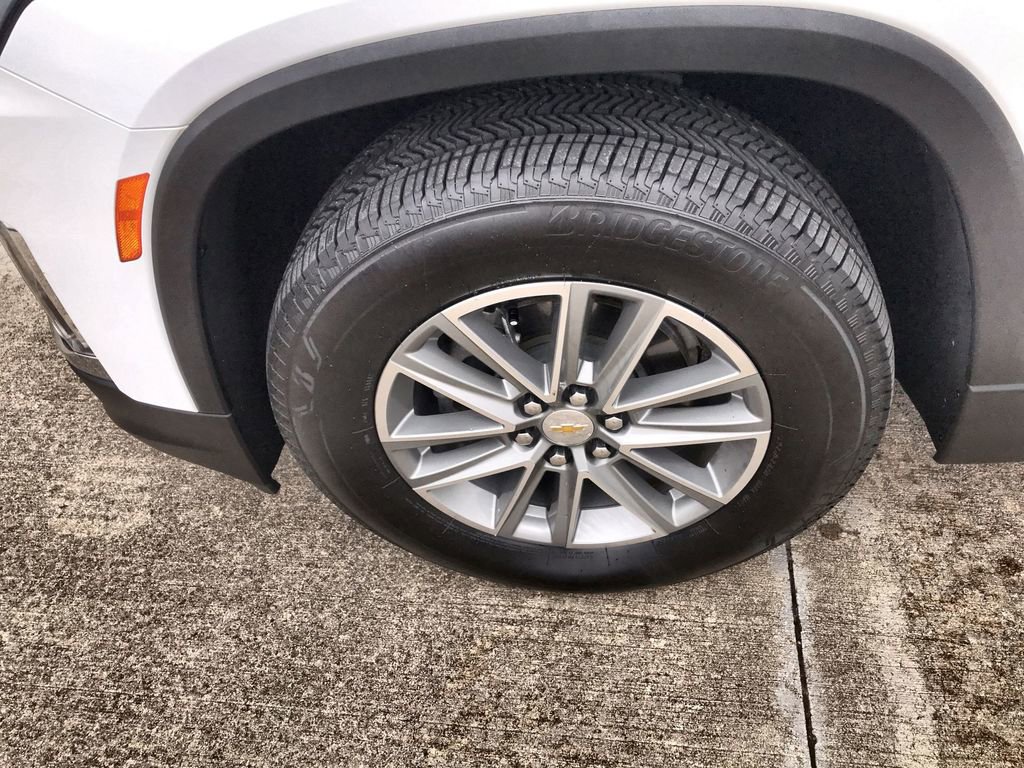 Used 2023 Chevrolet Traverse LT w/ LPO, Floor Liner Package image 10