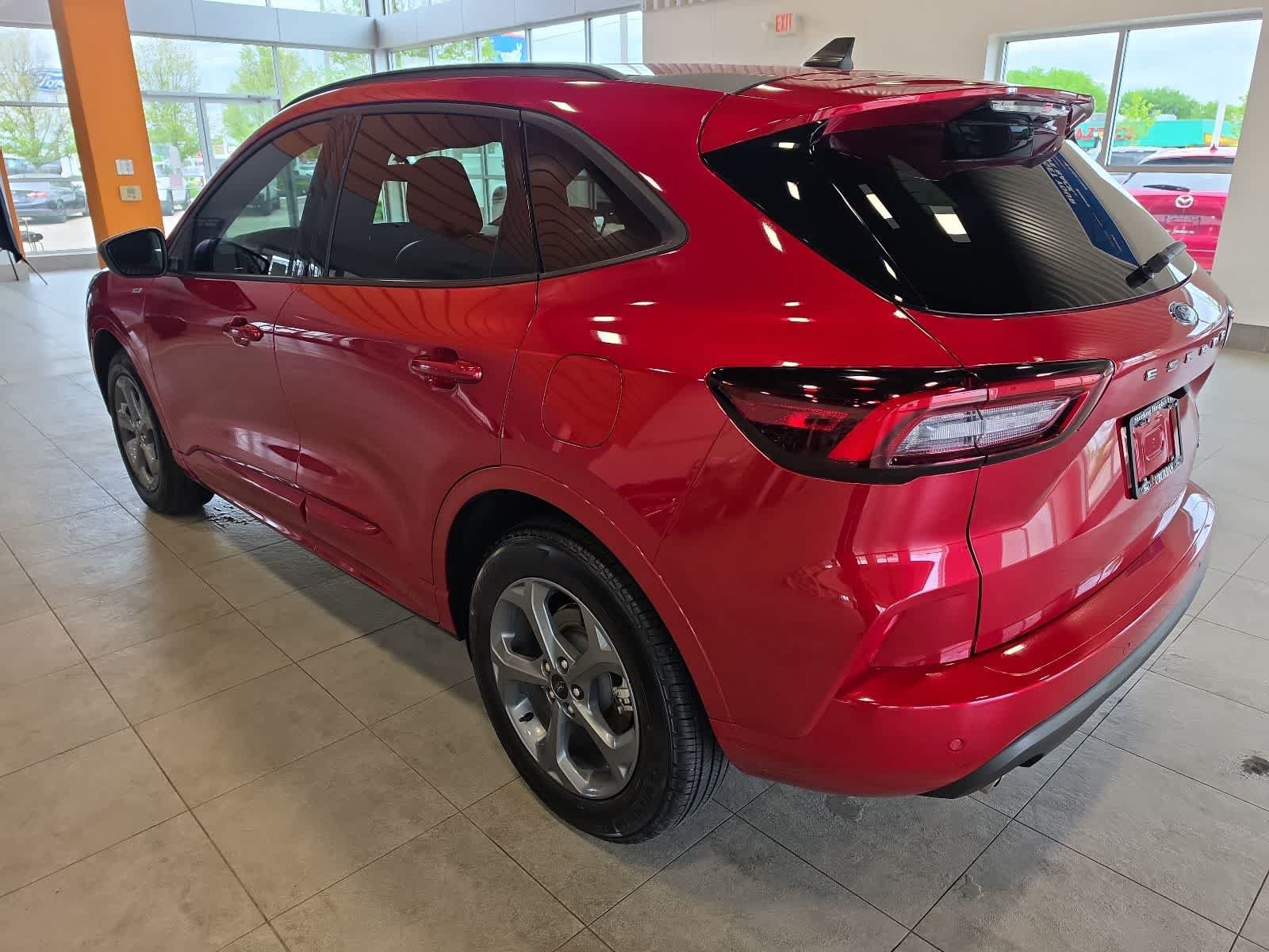 Used 2024 Ford Escape ST-Line w/ Tech Pack #1 AWD/4WD image 11