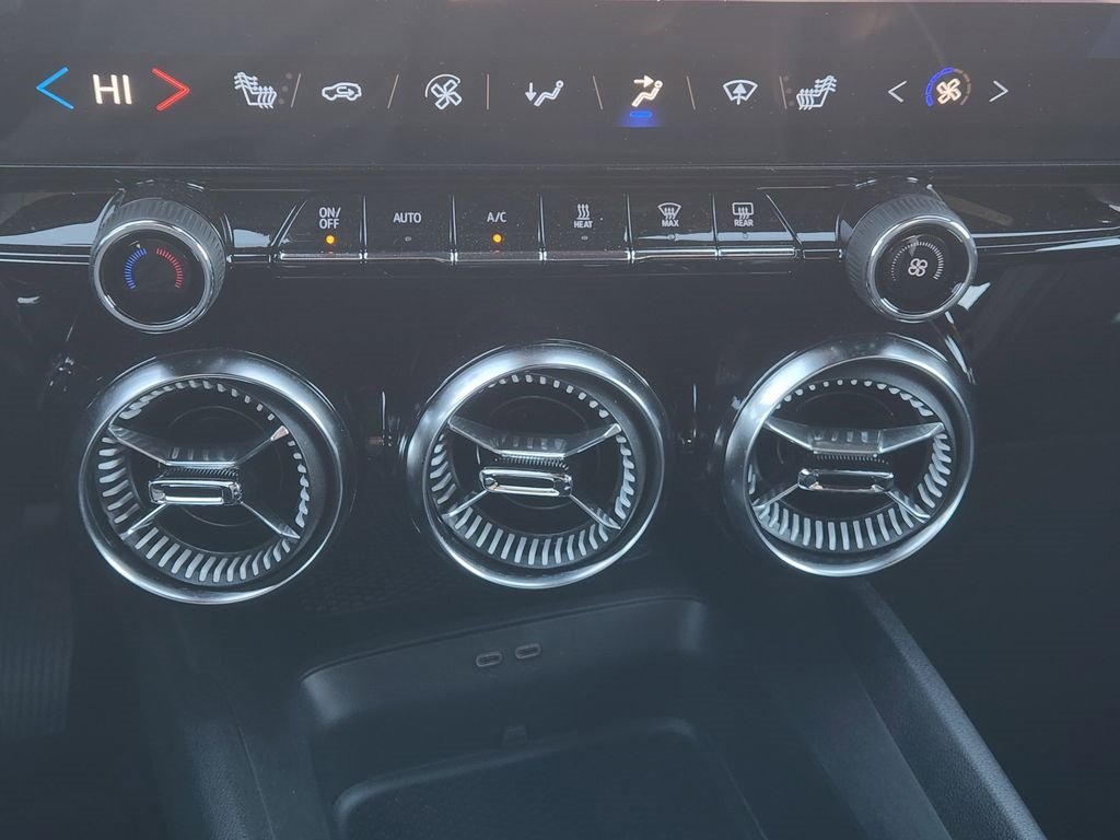 Used 2024 Chevrolet Blazer EV LT image 20