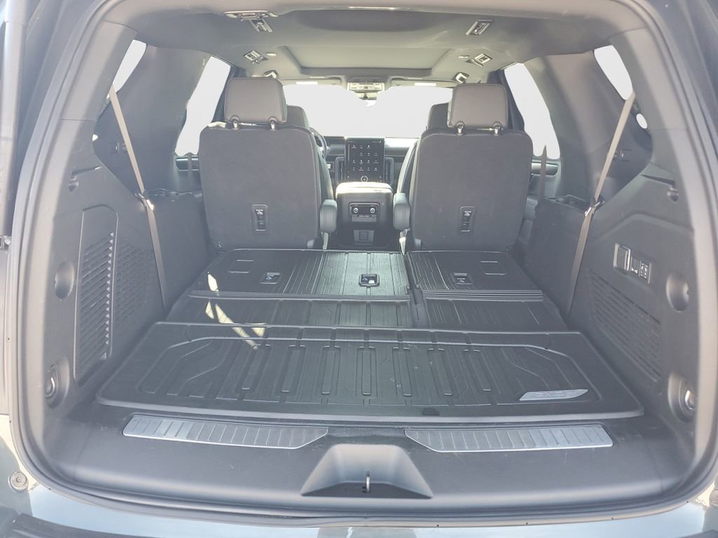 Used 2025 GMC Yukon AT4 w/ AT4 Premium Package image 12