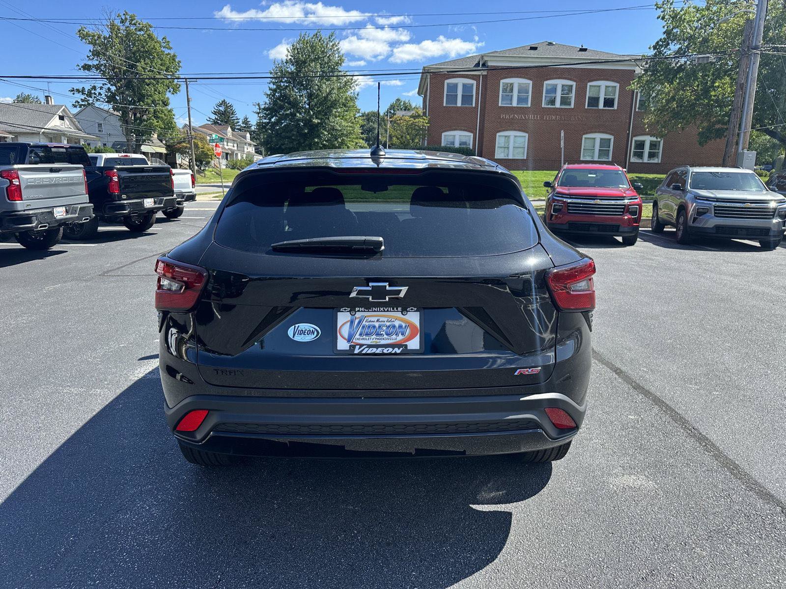 New 2026 Chevrolet Trax RS w/ Sunroof Package FWD image 6