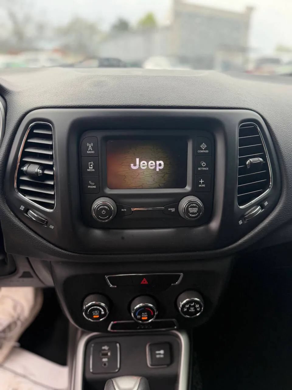 Used 2018 Jeep Compass Sport FWD image 15