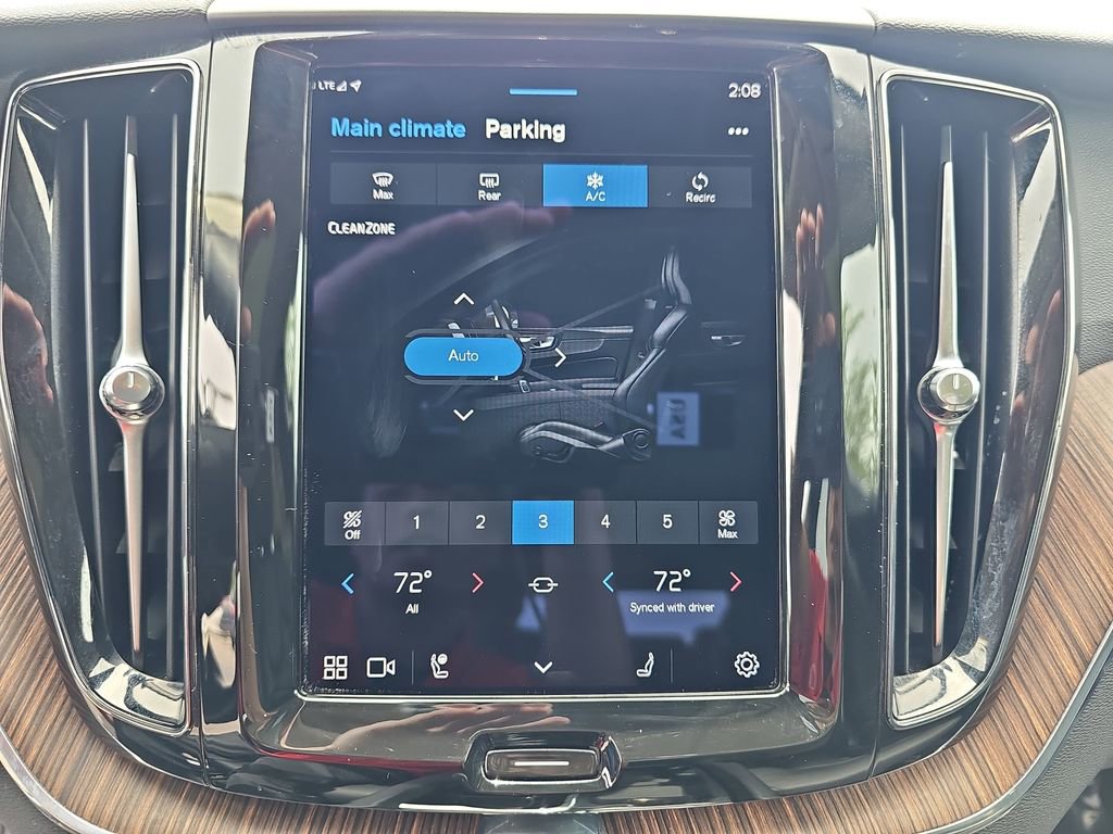 Used 2023 Volvo XC60 B5 Plus w/ Protection Package Premier FWD image 29