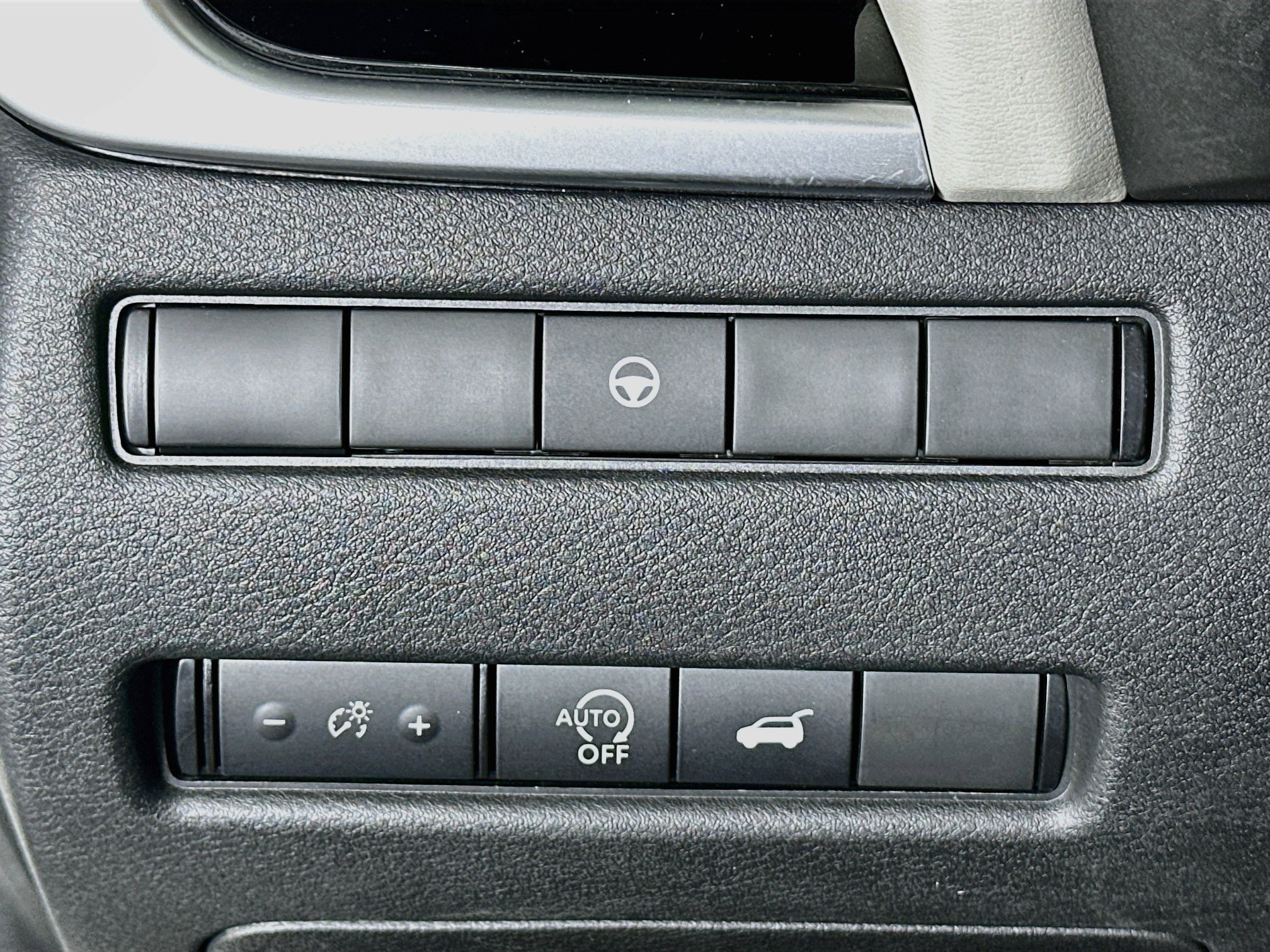 Used 2023 Nissan Rogue SL AWD/4WD image 17