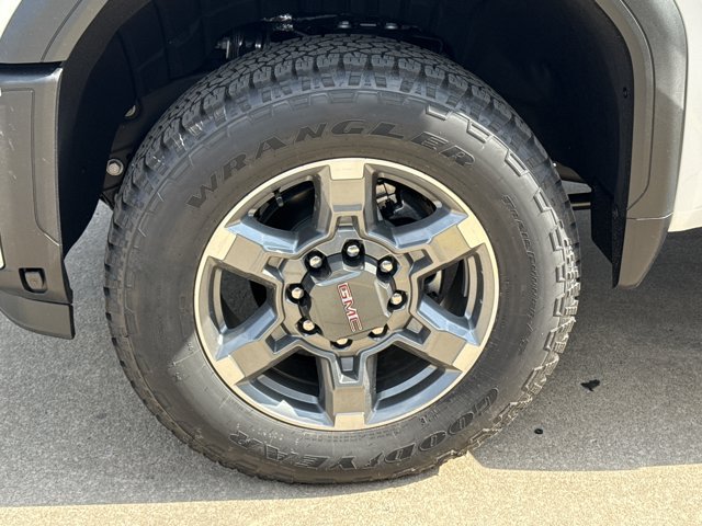 New 2026 GMC Sierra 2500 SLT w/ SLT Premium Package AWD/4WD image 17