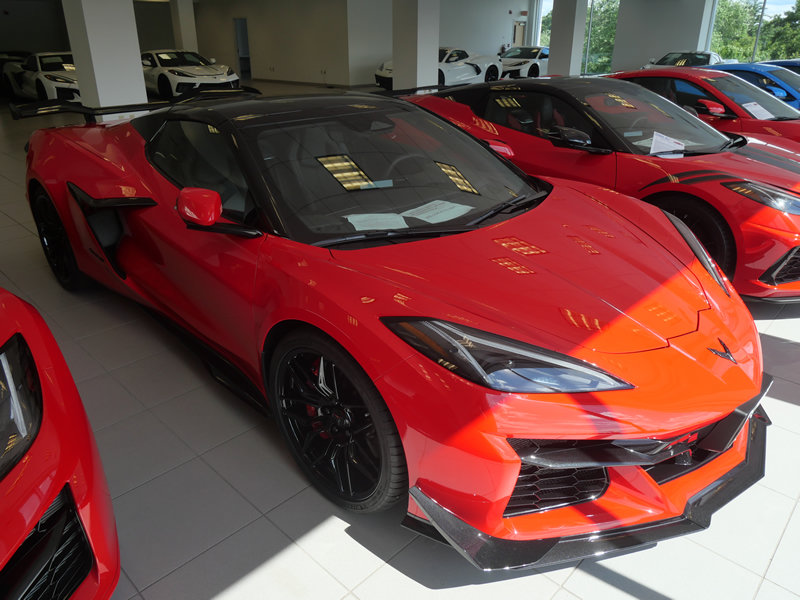 Used 2024 Chevrolet Corvette Z06 w/ Z07 Performance Package RWD image 1