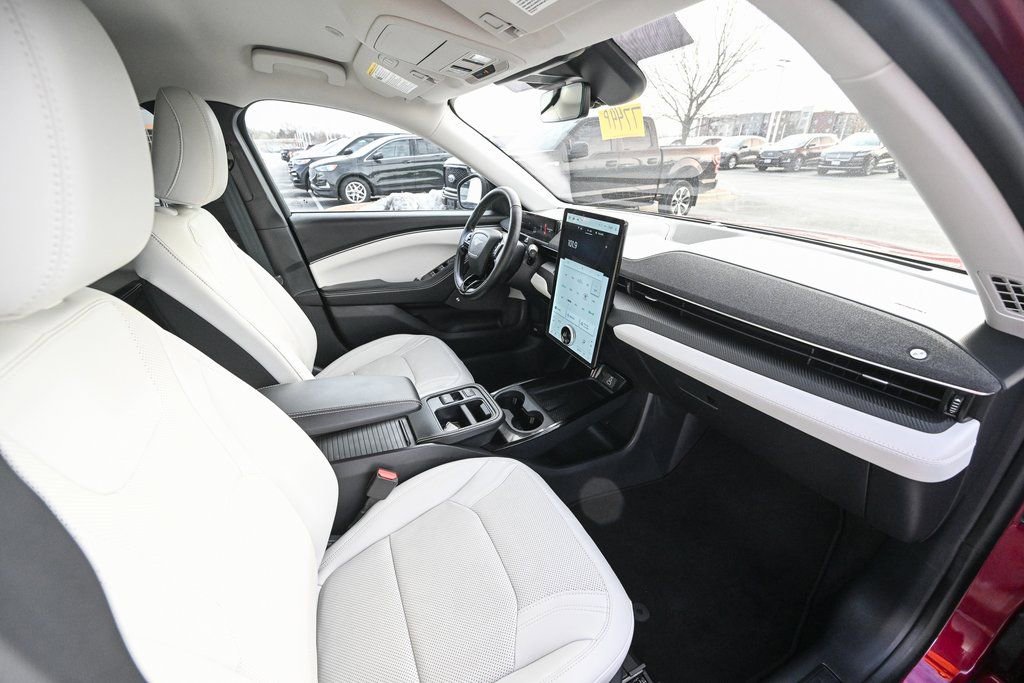 Certified 2025 Ford Mustang Mach-E Premium image 24