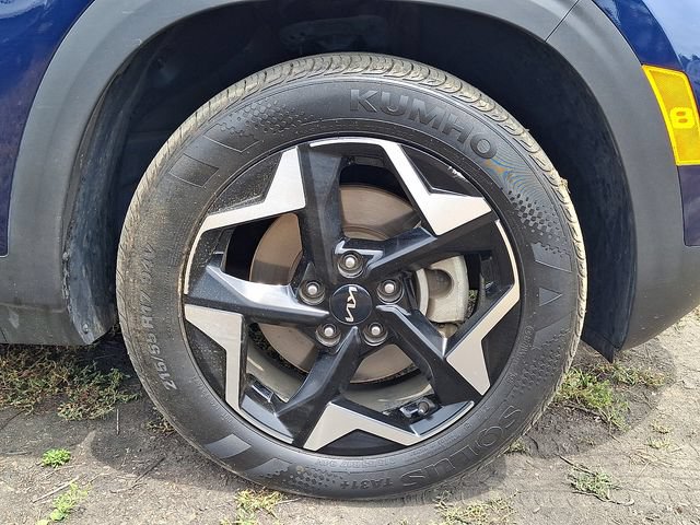 Certified 2025 Kia Seltos EX AWD/4WD image 8